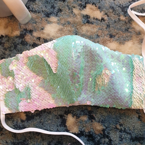 Triple layer color shifting sequin masks - Picture 5 of 6